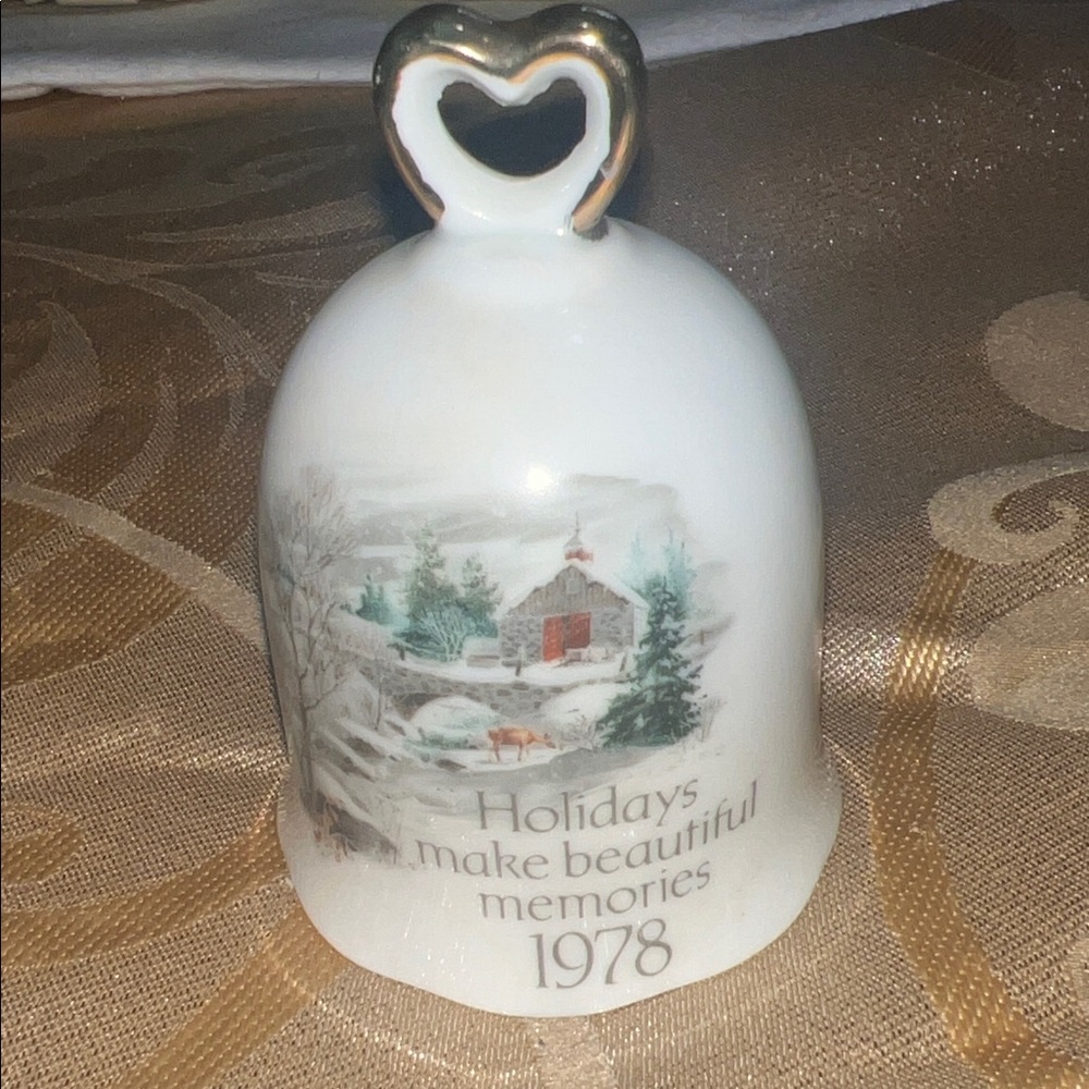 1978 Vintage Porcelain Christmas Bell